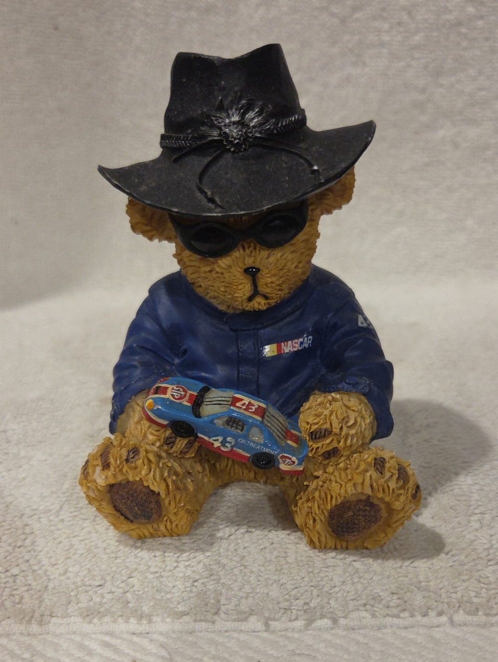 RICHARD PETTY BEAR NASCAR FIGURINE